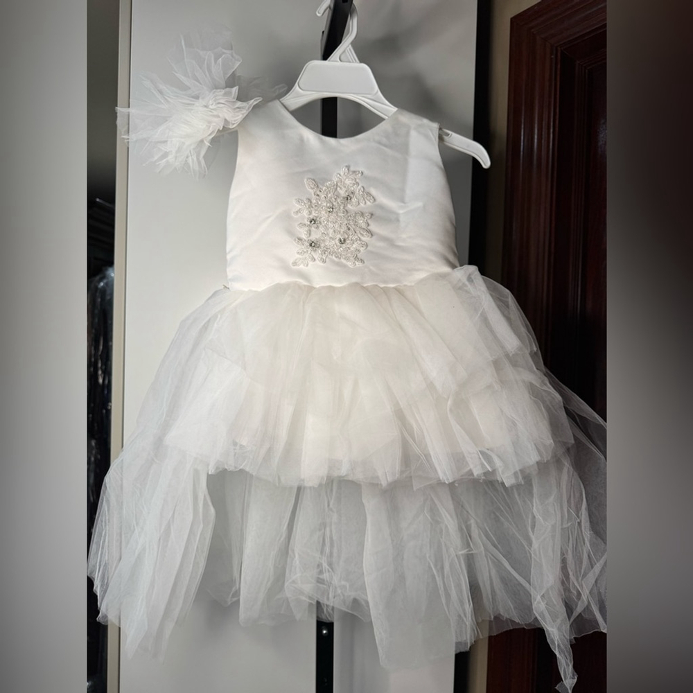 Handmade-Elegant White Tulle Dress with Floral Detail
